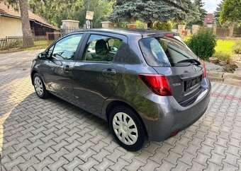 Toyota Yaris 1,0 VVT-i 1 Majitel serviska benzín - 12