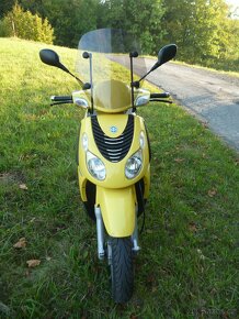 Piaggio Carnaby 125. Rok 2007. Najeto 33417km. - 12