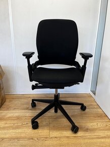 Steelcase Leap V2 - 12