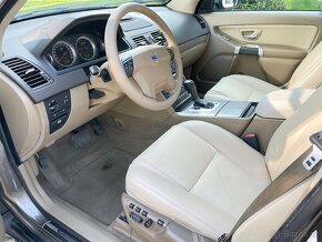 Volvo XC90 2.4 D5 147KW 4x4 AUT NAVI 7-MÍST KŮŽE SERVISKA - 12