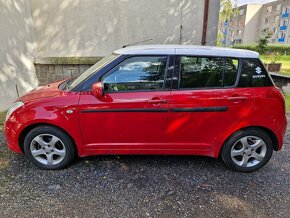 SUZUKI SWIFT 1,3 s bílou střechou - 12