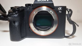 Sony Alpha 7 II (ILCE 7M2) + 28-70mm + 50mm f1.8 - 12