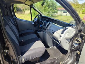 Opel Vivaro 1.9 DCi klima tažné 3místa - 12