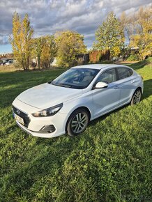 Hyundai i30 Fastback- TOP STAV - 12