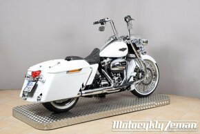 Harley-Davidson FLHRC Road King Classic 2017 - 12