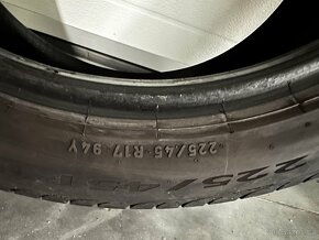 Pirelli Powergy 225/45 R17 94Y - 12