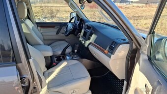 MITSUBISHI PAJERO 3.2DI-D 147KW / ČR / TOP STAV - 12