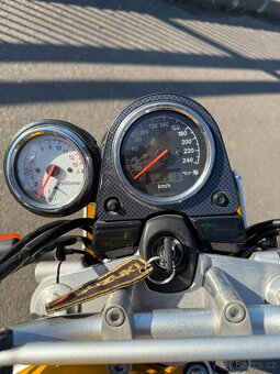 Suzuki SV650 N - 12