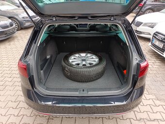 VW Passat 2.0TDI 140kW 4x4 DSG Matrix Tažné Panorama ACC - 12