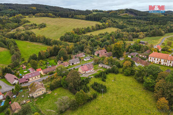 Prodej dvougeneračního rodinného domu, 630 m², obec Lovčice - 12