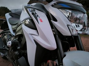 Suzuki GSX s1000 - 12