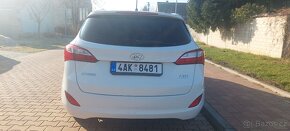 Hyundai i30 combi r.v.2015 - 12