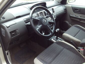 Nissan X-TRAIL 2,5 benzin - 12