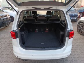 VW Touran 2.0TDI 110kW DSG ACC Navi DAB ERGO Full LED - 12