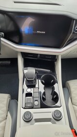 VW Touareg 3,0 TDi 210kW/286PS 4x4 Elegance "DPH" - 12