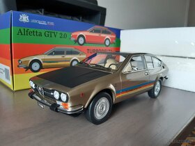 Fiat 124 Sport Coupé a Alfa Romeo GTV 1:18 Laudoracing-model - 12