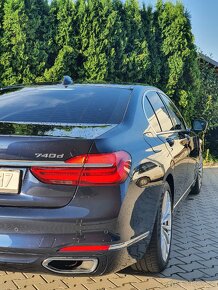 Bmw 740 x drive - 12