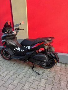 Aprilia SR GT 200 Replica - 12