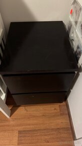 Ikea postel s kvalitními rošty + noční stolky - 12