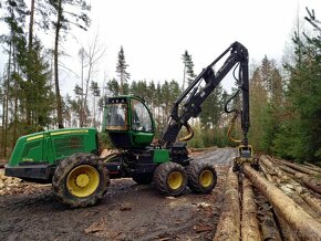 Harvestor John Deere 1170e - 12