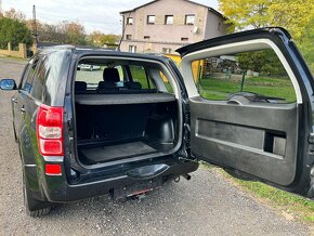 SUZUKI GRAND VITARA 2.0i 103KW,165KM,ALU,TAŽNÉ,VÝHŘEV,KLIMA - 12