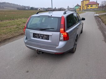 Volvo V 50 2.0 Diesel 100kw Kombi Automat Klima/Na opravu// - 12