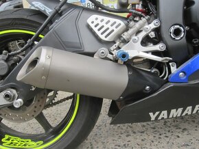 Yamaha YZF-R6 - 12