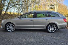 Prodám Škoda Superb combi 4x4 - 12