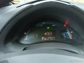 Nissan Leaf SV,05/2013, 24kwh, 80KW, dojezd 122,600 km - 12