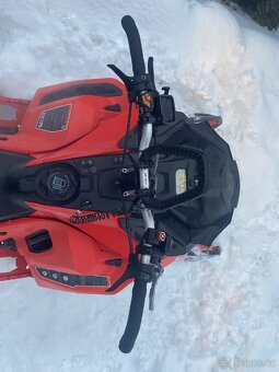 Sněžný skútr ski doo 850 E-TEC SUMMIT 154 - 12