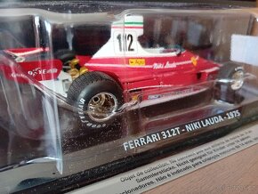 vozy F1 1:24 Premium Collectibles - 12