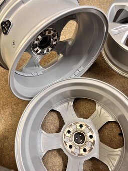 5x108 R17 originál alu Ford Kuga - senzory - 12