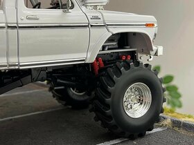 1:18 1979 Ford F250 RANGER Monster Truck - Greenlight - 12