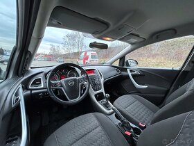 Opel Astra J 1,6, 2013, tažné zařízení, 17" kola - 12