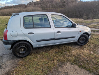 Renault Clio 1.2 16V - 12