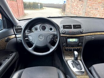 MERCEDES-BENZ E 2.2 CDi T Avantgarde ☆ automat ☆ šíbr - 12