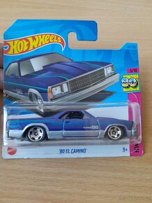 Hot Wheels - 12