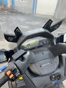 Suzuki Burgman 650 Executive - 12