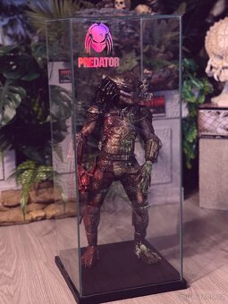 Jungle hunter Predator 1/4 Neca custom, LED, 48 cm - 12