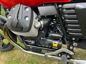 Moto Guzzi V7 II Stone - 12