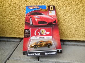 Ferrari Racer modely Hot Wheels - 12