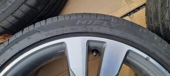 Alu kola Originál Mercedes 5x112 9,5x19 ET 43,5 235/40r19 - 12