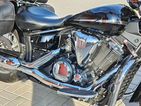 Yamaha XVS 1300 A Midnight Star - 12