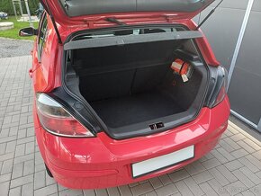 Benzínová Opel Astra 1.6...rok 2008 - 12