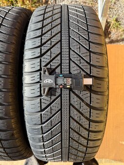 Zimní/celoroční pneu 205/55/16 Goodyear Vector 4Seasons - 12