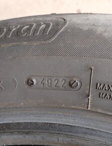 Moc pěkná sada pneu Kormoran 215/60 R16 - 12