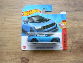 AUTÍČKA HOT WHEELS - 12