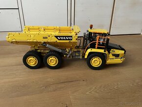 LEGO Technic 42114 Kloubový dampr Volvo 6x6 - 12