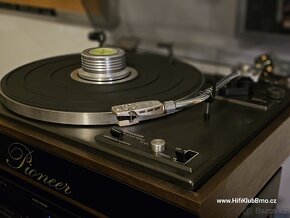 Gramofon Pioneer ve věži Zesilovač, CD, MGF. PŘÍLEŽITOST - 12