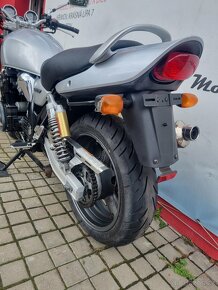 Suzuki GSX 750 Inazuma - 12